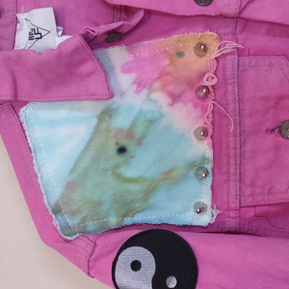 LF RP4 Levi's Eleanor Tie Dye Patched Denim Jacket One Size Pink - Picture 9 of 10